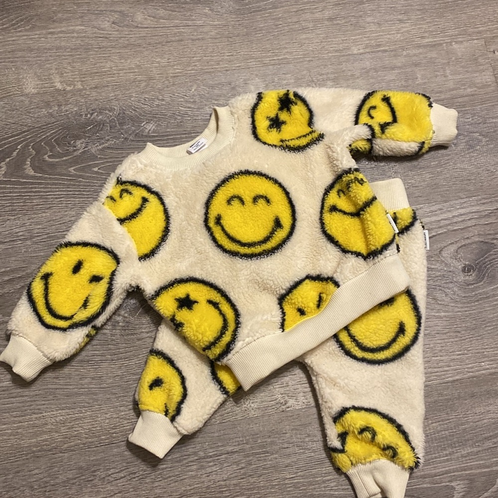 Baby Gap Smiley World set